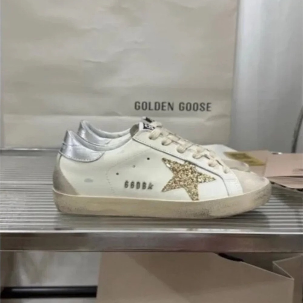 Golden Goose sneakers like new. - Picture 2 of 7